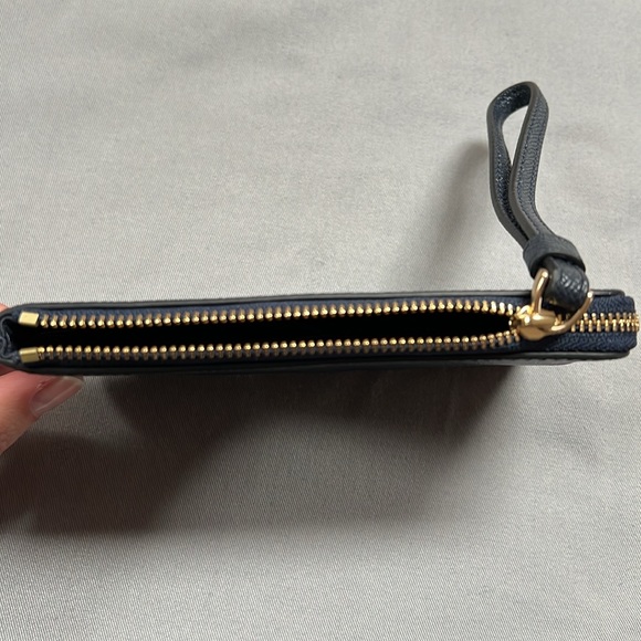 💙 COACH Navy Blue Leather Wristlet 💙 - Picture 3 of 7